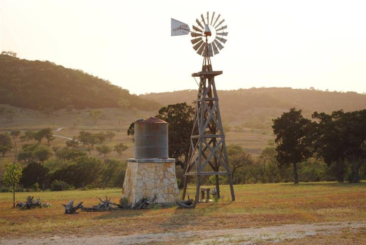 Last Outpost Bandera Ranch House Exterior photo